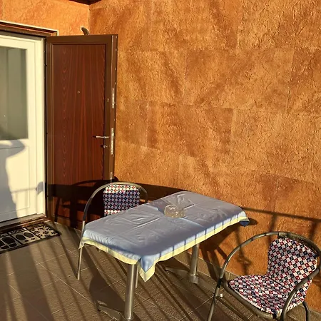 Retifarkas With A Belt, Fantastic Views And Free Parking